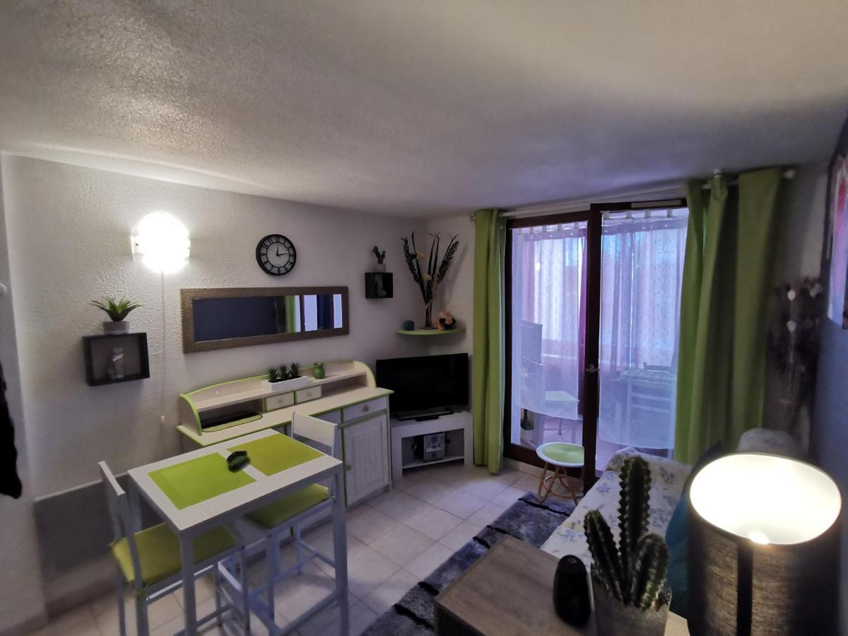 Marina Soleil Bleu: Lakeside Apartment with Comfort and Convenience Le Barcares Exterior photo